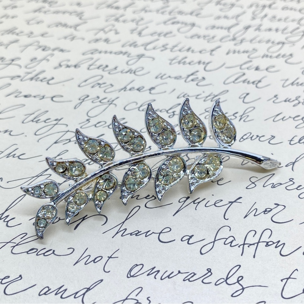 SARAH COVENTRY Large Rhinestone Leaf Brooch